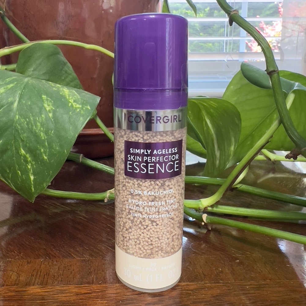 2X Covergirl Simply Ageless Skin Perfector Essence Foundation, 20 light - Picture 2 of 5
